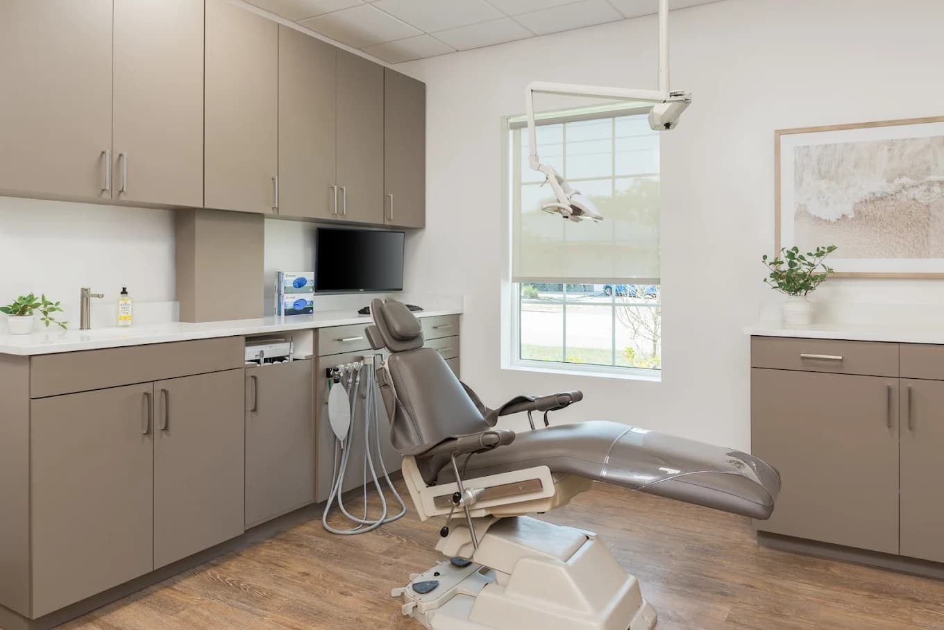 A treatment suite at St. Pete Family & Cosmetic Dentistry.